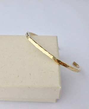 Tsuchimé bracelet in raw brass