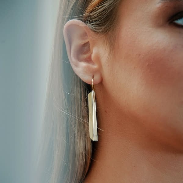 long scala earrings in golden brass